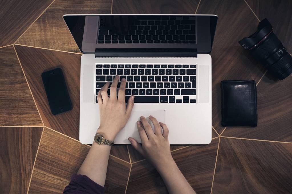 Découvrez comment utiliser un annuaire inversé gratuit pour identifier un numéro inconnu